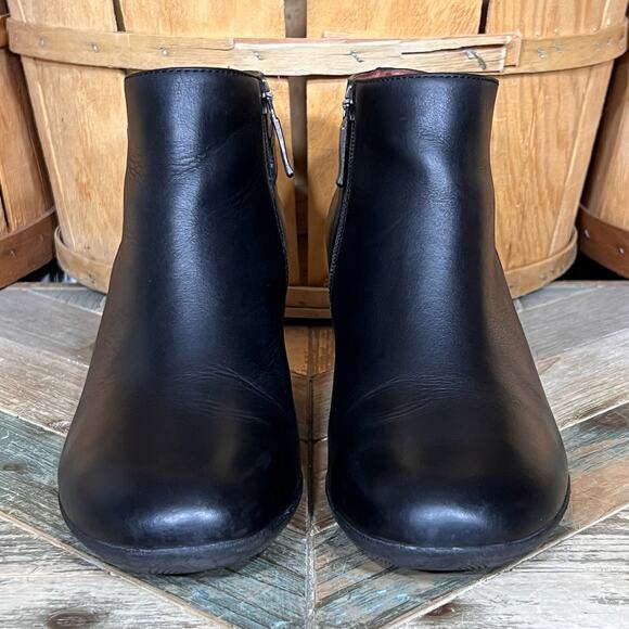 Dansko Perry Burnished Black Leather Waterproof Zip Up Ankle Booties Women EU 40 - Picture 4 of 13